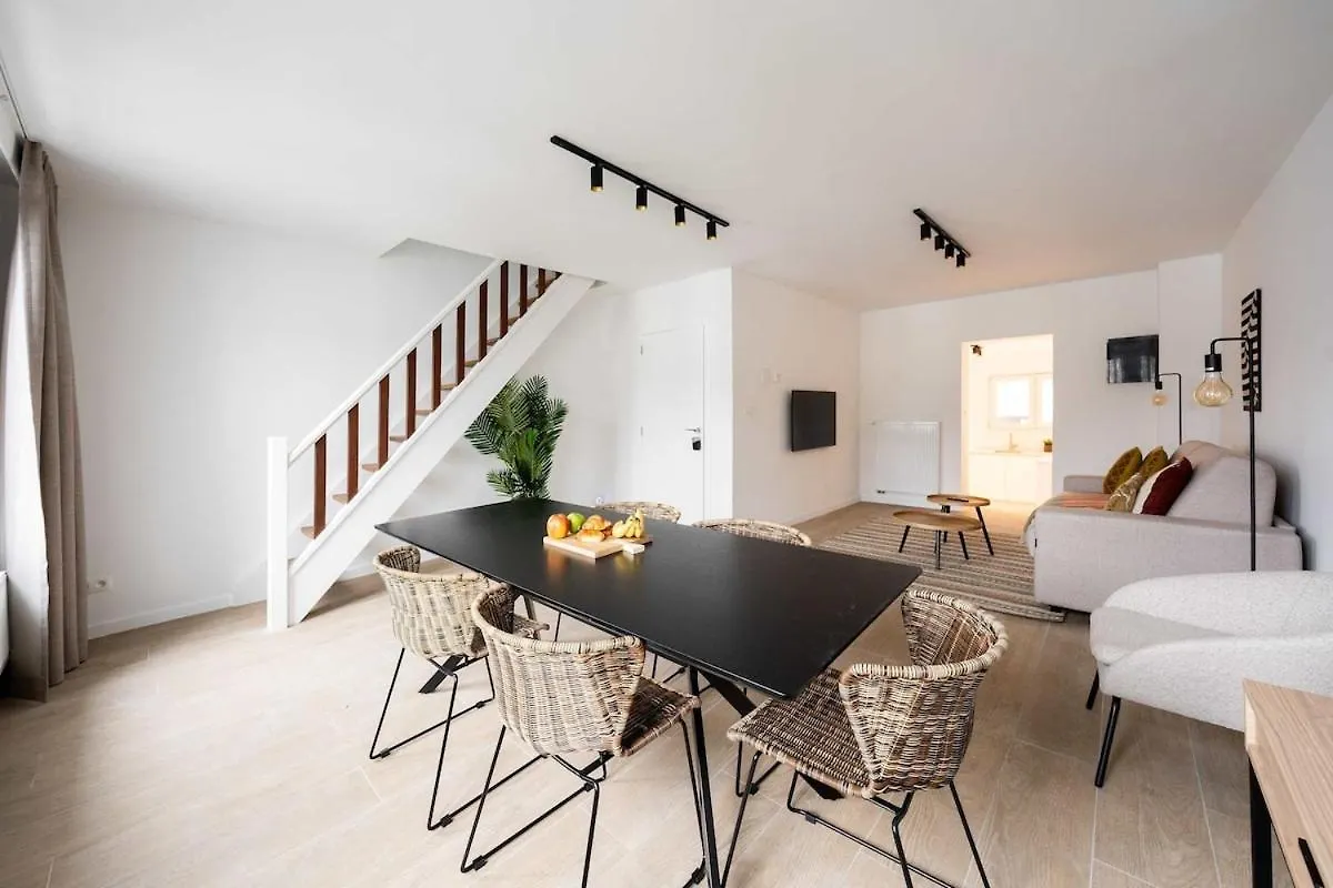 Appartamento Inviting 5-Person Duplex In Vibrant Anversa Belgio