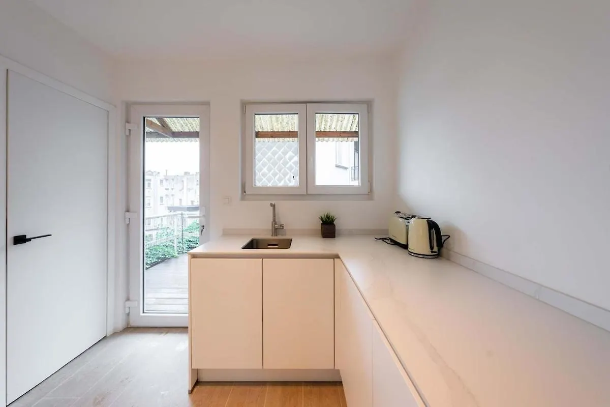 Appartamento Inviting 5-Person Duplex In Vibrant Anversa